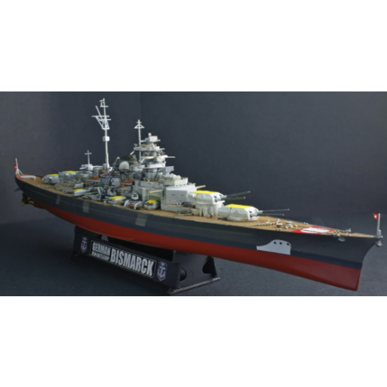 World of Warships - German Battleship Bismarck (Italeri 46501) 1:700